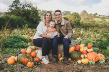 Load image into Gallery viewer, Devon Pumpkin Picking 15-minute Photoshoot
